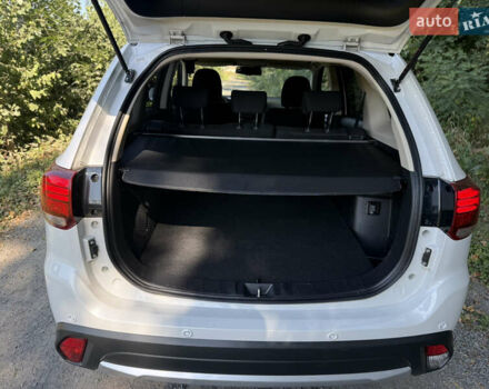 Белый Мицубиси Аутлендер, объемом двигателя 2.2 л и пробегом 240 тыс. км за 17999 $, фото 29 на Automoto.ua