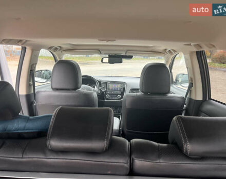 Білий Міцубісі Аутлендер, об'ємом двигуна 2.27 л та пробігом 145 тис. км за 18200 $, фото 31 на Automoto.ua