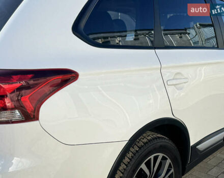 Білий Міцубісі Аутлендер, об'ємом двигуна 2.4 л та пробігом 178 тис. км за 12750 $, фото 31 на Automoto.ua