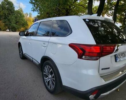 Мицубиси Аутлендер 2016 в Полтаве на Automoto.ua Белый Мицубиси Аутлендер, объемом двигателя 2.36 л и пробегом 240 тыс. км за 14000 $, фото 7 на Automoto.ua