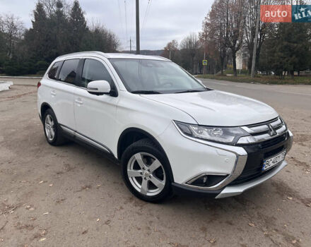 Білий Міцубісі Аутлендер, об'ємом двигуна 2.27 л та пробігом 145 тис. км за 18200 $, фото 2 на Automoto.ua