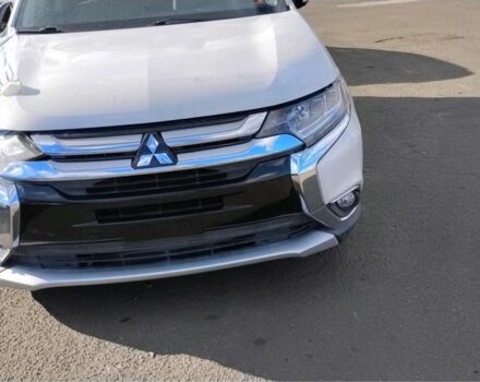 Білий Міцубісі Аутлендер, об'ємом двигуна 3 л та пробігом 177 тис. км за 8900 $, фото 1 на Automoto.ua