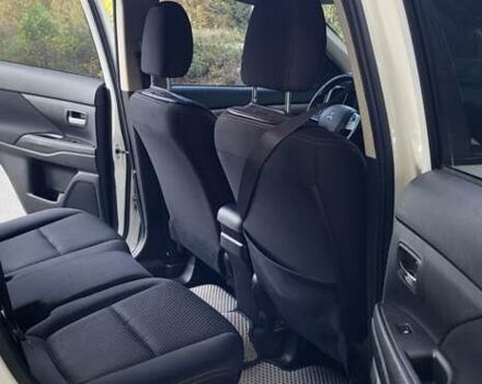 Мицубиси Аутлендер 2016 в Полтаве на Automoto.ua Белый Мицубиси Аутлендер, объемом двигателя 2.36 л и пробегом 240 тыс. км за 14000 $, фото 11 на Automoto.ua