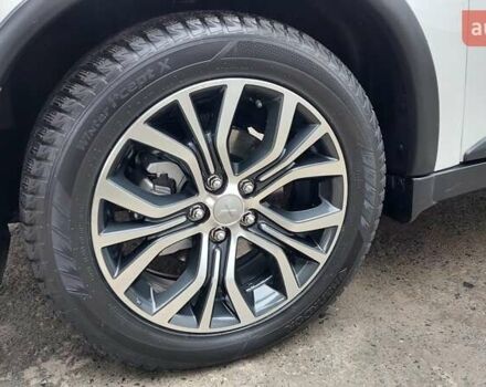 Белый Мицубиси Аутлендер, объемом двигателя 2.35 л и пробегом 127 тыс. км за 19000 $, фото 16 на Automoto.ua