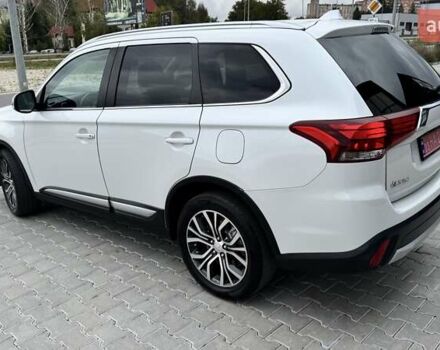 Белый Мицубиси Аутлендер, объемом двигателя 2.2 л и пробегом 199 тыс. км за 17999 $, фото 4 на Automoto.ua