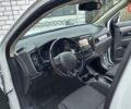 Белый Мицубиси Аутлендер, объемом двигателя 2.35 л и пробегом 127 тыс. км за 19000 $, фото 7 на Automoto.ua
