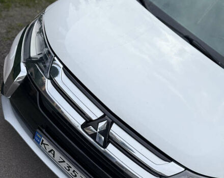 Белый Мицубиси Аутлендер, объемом двигателя 2.36 л и пробегом 134 тыс. км за 18500 $, фото 27 на Automoto.ua