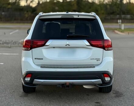 Белый Мицубиси Аутлендер, объемом двигателя 3 л и пробегом 78 тыс. км за 9900 $, фото 5 на Automoto.ua