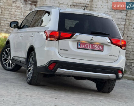 Білий Міцубісі Аутлендер, об'ємом двигуна 2.23 л та пробігом 215 тис. км за 17550 $, фото 34 на Automoto.ua