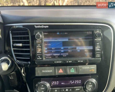 Білий Міцубісі Аутлендер, об'ємом двигуна 3 л та пробігом 157 тис. км за 16900 $, фото 28 на Automoto.ua