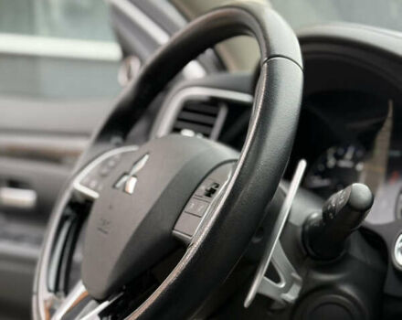 Білий Міцубісі Аутлендер, об'ємом двигуна 2.23 л та пробігом 215 тис. км за 17550 $, фото 51 на Automoto.ua