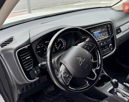 Белый Мицубиси Аутлендер, объемом двигателя 2.2 л и пробегом 199 тыс. км за 17999 $, фото 17 на Automoto.ua