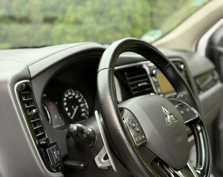 Білий Міцубісі Аутлендер, об'ємом двигуна 2.23 л та пробігом 215 тис. км за 17550 $, фото 60 на Automoto.ua