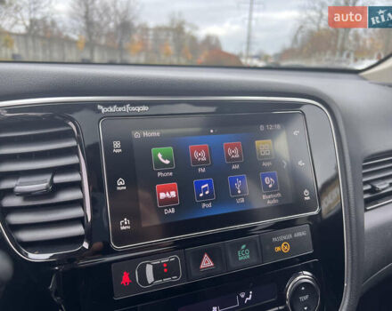 Білий Міцубісі Аутлендер, об'ємом двигуна 2.27 л та пробігом 145 тис. км за 18200 $, фото 21 на Automoto.ua