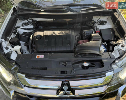 Белый Мицубиси Аутлендер, объемом двигателя 2.2 л и пробегом 240 тыс. км за 17999 $, фото 44 на Automoto.ua