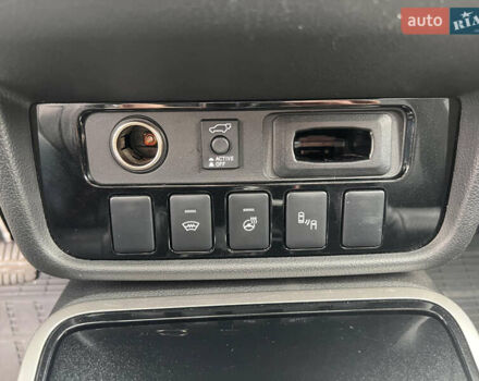 Білий Міцубісі Аутлендер, об'ємом двигуна 2.27 л та пробігом 145 тис. км за 18200 $, фото 23 на Automoto.ua