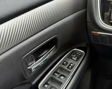 Белый Мицубиси Аутлендер, объемом двигателя 2.36 л и пробегом 134 тыс. км за 18500 $, фото 16 на Automoto.ua