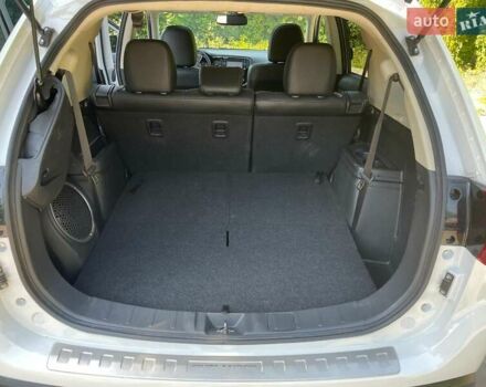 Белый Мицубиси Аутлендер, объемом двигателя 3 л и пробегом 115 тыс. км за 15300 $, фото 20 на Automoto.ua