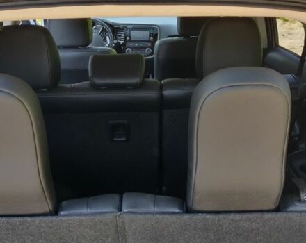 Белый Мицубиси Аутлендер, объемом двигателя 3 л и пробегом 115 тыс. км за 15400 $, фото 7 на Automoto.ua