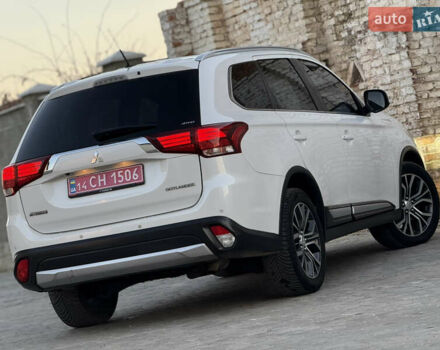 Білий Міцубісі Аутлендер, об'ємом двигуна 2.23 л та пробігом 215 тис. км за 17550 $, фото 25 на Automoto.ua