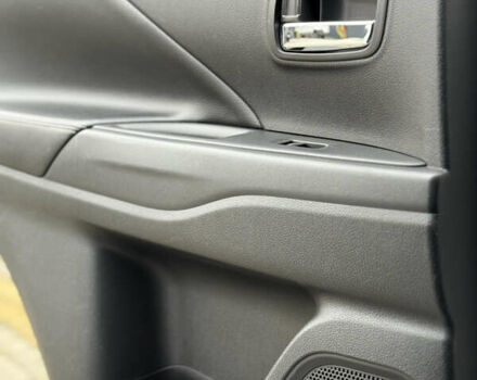 Білий Міцубісі Аутлендер, об'ємом двигуна 2.23 л та пробігом 215 тис. км за 17550 $, фото 65 на Automoto.ua