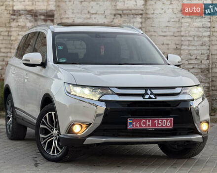 Білий Міцубісі Аутлендер, об'ємом двигуна 2.23 л та пробігом 215 тис. км за 17550 $, фото 12 на Automoto.ua