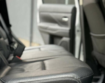 Білий Міцубісі Аутлендер, об'ємом двигуна 2.23 л та пробігом 215 тис. км за 17550 $, фото 72 на Automoto.ua