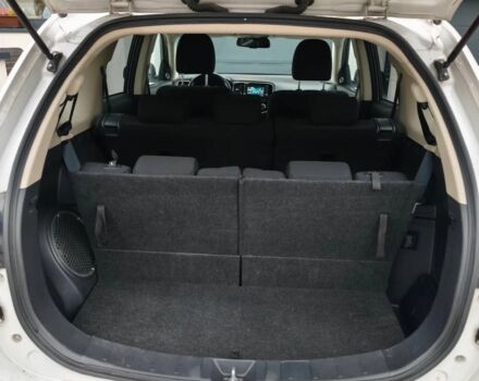 Белый Мицубиси Аутлендер, объемом двигателя 2 л и пробегом 135 тыс. км за 10200 $, фото 18 на Automoto.ua