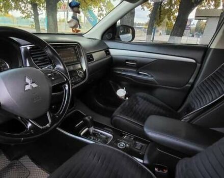 Мицубиси Аутлендер 2016 в Полтаве на Automoto.ua Белый Мицубиси Аутлендер, объемом двигателя 2.36 л и пробегом 240 тыс. км за 14000 $, фото 9 на Automoto.ua