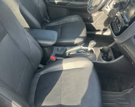 Білий Міцубісі Аутлендер, об'ємом двигуна 3 л та пробігом 157 тис. км за 16900 $, фото 7 на Automoto.ua