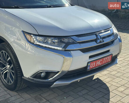 Білий Міцубісі Аутлендер, об'ємом двигуна 2.4 л та пробігом 178 тис. км за 12750 $, фото 15 на Automoto.ua