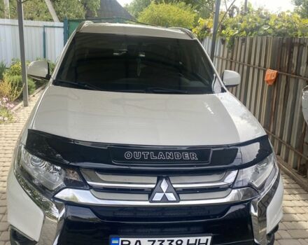 Мицубиси Аутлендер 2016 в Кропивницком (Кировограде) на Automoto.ua Белый Мицубиси Аутлендер, объемом двигателя 2.4 л и пробегом 140 тыс. км за 14000 $, фото 1 на Automoto.ua