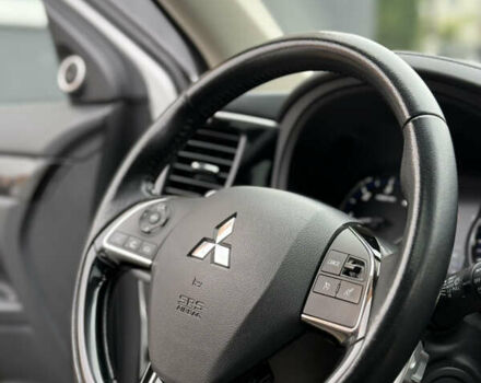 Білий Міцубісі Аутлендер, об'ємом двигуна 2.23 л та пробігом 215 тис. км за 17550 $, фото 44 на Automoto.ua