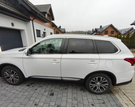 Белый Мицубиси Аутлендер, объемом двигателя 2 л и пробегом 135 тыс. км за 10200 $, фото 5 на Automoto.ua