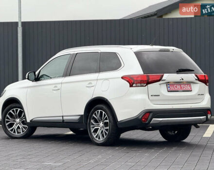 Мицубиси Аутлендер 2016 в Самборе на Automoto.ua Белый Мицубиси Аутлендер, объемом двигателя 2.23 л и пробегом 215 тыс. км за 17500 $, фото 33 на Automoto.ua