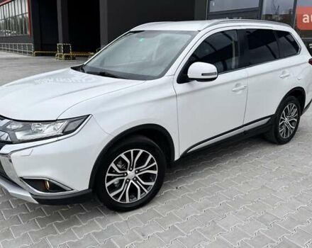 Белый Мицубиси Аутлендер, объемом двигателя 2.2 л и пробегом 199 тыс. км за 17999 $, фото 2 на Automoto.ua