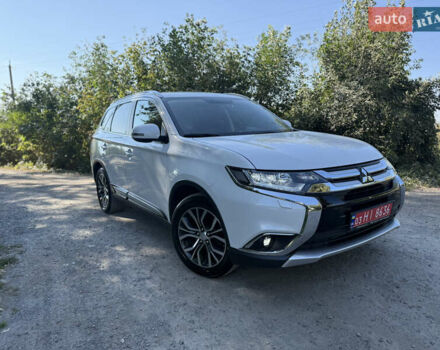 Белый Мицубиси Аутлендер, объемом двигателя 2.2 л и пробегом 240 тыс. км за 17999 $, фото 4 на Automoto.ua