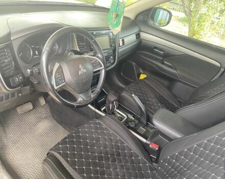 Мицубиси Аутлендер 2016 в Кропивницком (Кировограде) на Automoto.ua Белый Мицубиси Аутлендер, объемом двигателя 2.4 л и пробегом 140 тыс. км за 14000 $, фото 5 на Automoto.ua
