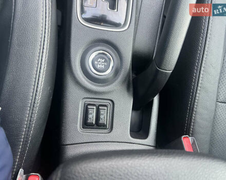 Білий Міцубісі Аутлендер, об'ємом двигуна 3 л та пробігом 157 тис. км за 16900 $, фото 5 на Automoto.ua