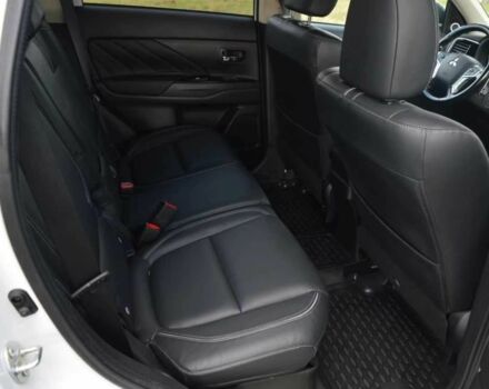 Білий Міцубісі Аутлендер, об'ємом двигуна 2 л та пробігом 164 тис. км за 16900 $, фото 7 на Automoto.ua