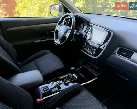 Белый Мицубиси Аутлендер, объемом двигателя 2.2 л и пробегом 240 тыс. км за 17999 $, фото 38 на Automoto.ua