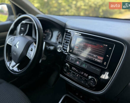 Белый Мицубиси Аутлендер, объемом двигателя 2.2 л и пробегом 240 тыс. км за 17999 $, фото 40 на Automoto.ua