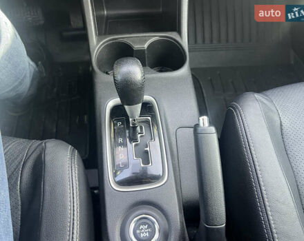 Білий Міцубісі Аутлендер, об'ємом двигуна 3 л та пробігом 157 тис. км за 16900 $, фото 6 на Automoto.ua