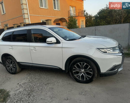 Белый Мицубиси Аутлендер, объемом двигателя 2.3 л и пробегом 180 тыс. км за 16000 $, фото 8 на Automoto.ua