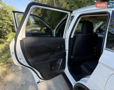 Белый Мицубиси Аутлендер, объемом двигателя 2.2 л и пробегом 240 тыс. км за 17999 $, фото 23 на Automoto.ua