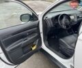 Белый Мицубиси Аутлендер, объемом двигателя 2.36 л и пробегом 225 тыс. км за 14650 $, фото 16 на Automoto.ua