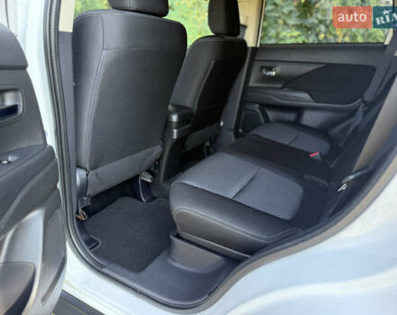 Белый Мицубиси Аутлендер, объемом двигателя 2.2 л и пробегом 240 тыс. км за 17999 $, фото 24 на Automoto.ua