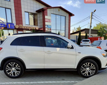 Білий Міцубісі Аутлендер, об'ємом двигуна 2.36 л та пробігом 133 тис. км за 13900 $, фото 3 на Automoto.ua