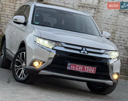 Білий Міцубісі Аутлендер, об'ємом двигуна 2.23 л та пробігом 215 тис. км за 17550 $, фото 15 на Automoto.ua