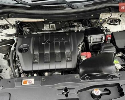 Белый Мицубиси Аутлендер, объемом двигателя 2.2 л и пробегом 199 тыс. км за 17999 $, фото 34 на Automoto.ua